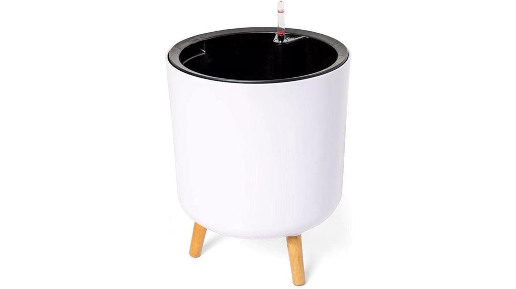 self watering round planter